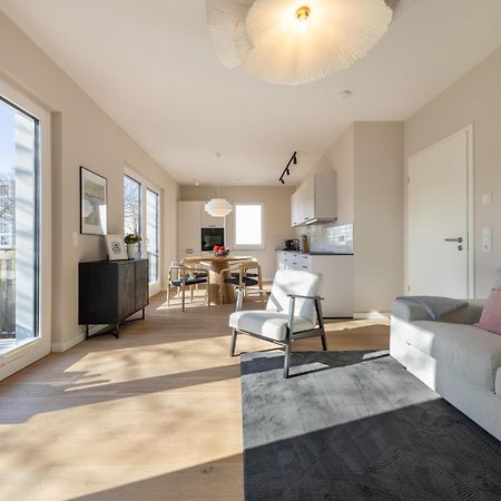 Ferienwohnung Strom Acht - Modern Frisch Inkl Stellplatz, Balkon - 200M Zum Alten Strom Rostock Esterno foto